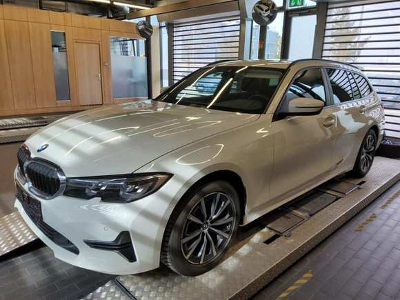 Изглед отпред отляво