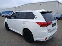 Vaade tagant vasakult