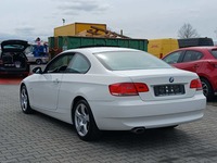 Widok z tyłu po stronie lewej