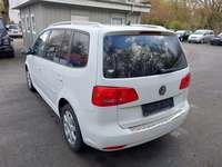 Вид сзади слева