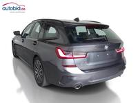 Skats no labās puses priekšā