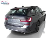 Skats no labās puses aizmugurē