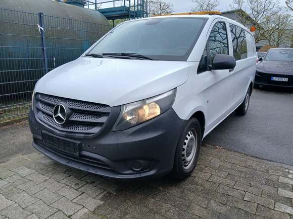 Pogled od napred levo