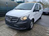 Pogled od napred levo