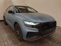 Pogled sprijeda desno