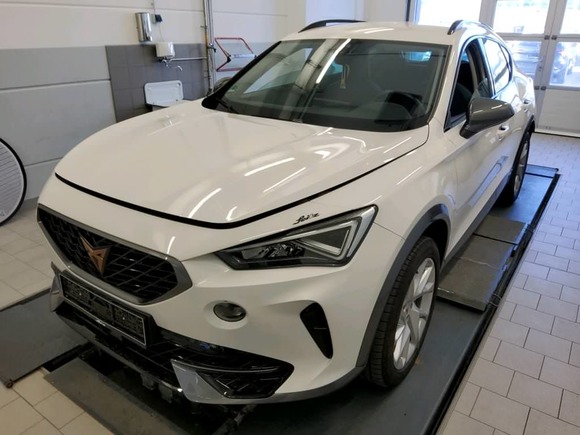 Náhled zpředu zleva