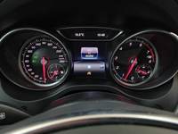 Pohled na přístrojovou desku