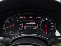 Pohled na přístrojovou desku