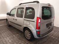 Вид сзади слева