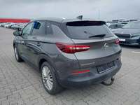 Pogled od pozadi levo