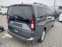 Pogled od pozadi desno