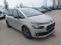 Вид спереди справа