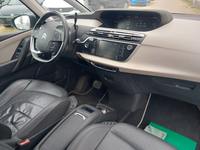 Вид на салон