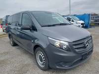 Вид спереди справа