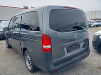 Вид сзади слева