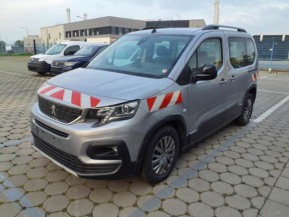 Widok z przodu po stronie lewej