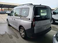 Вид сзади слева