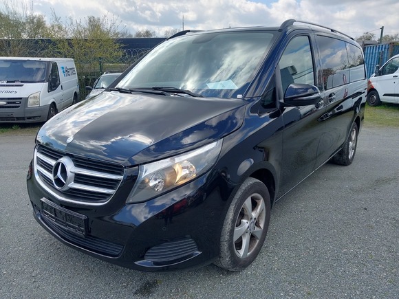 Pogled sprijeda lijevo