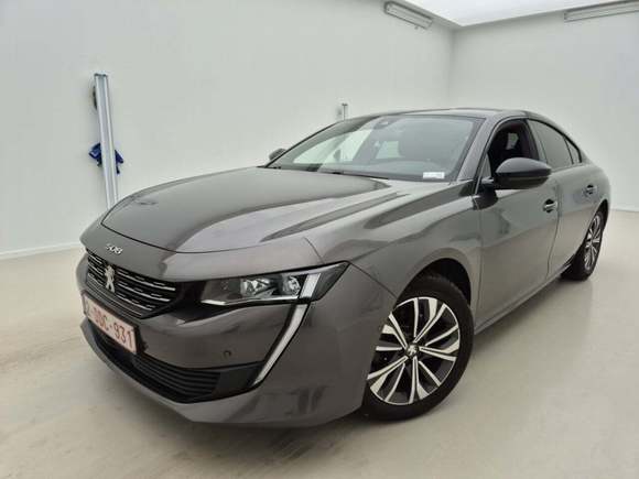 Pogled sprijeda lijevo