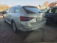 Widok z tyłu po stronie lewej