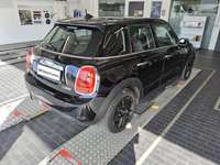 Изглед отзад отдясно