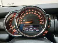 Pohled na přístrojovou desku