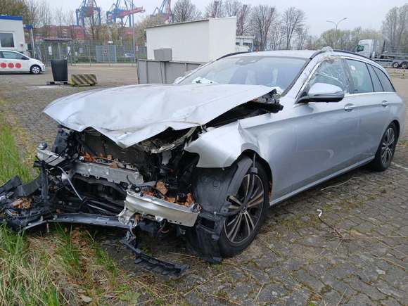 Pogled sprijeda lijevo