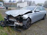 Pogled sprijeda lijevo