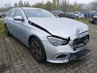 Náhled zpředu zprava