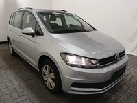 Pogled sprijeda desno