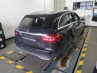 Widok z tyłu po stronie prawej