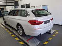 Widok z tyłu po stronie lewej