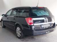 Widok z tyłu po stronie lewej