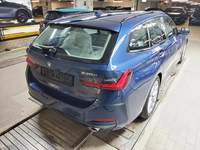 Изглед отзад отдясно