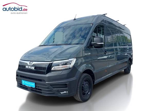 Skats no kreisās puses priekšā