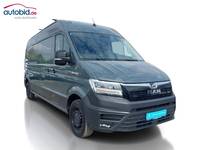 Skats no labās puses priekšā