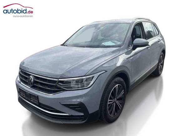 Вид спереди слева