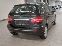 Widok z tyłu po stronie prawej