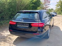 Widok z tyłu po stronie prawej