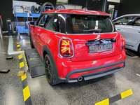 Widok z tyłu po stronie lewej