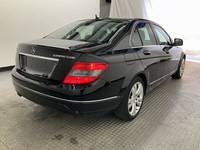 Pogled od pozadi desno