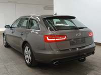 Vue de l’arrière gauche