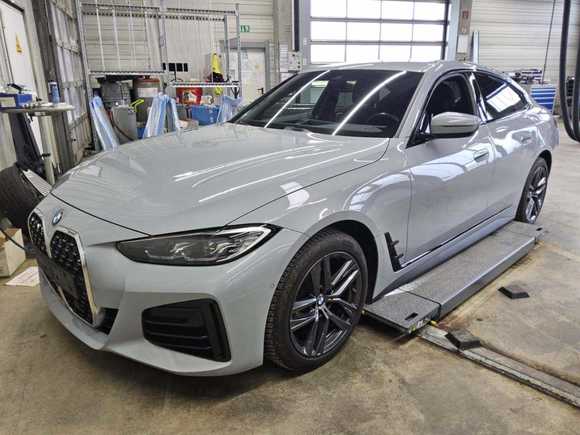 Изглед отпред отляво