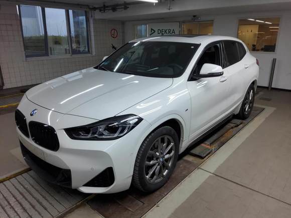 Изглед отпред отляво