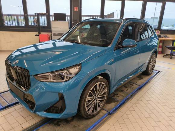 Вид спереди слева