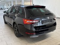 Widok z tyłu po stronie lewej