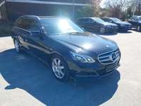 Pogled sprijeda desno