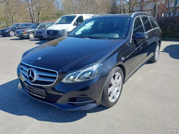 Pogled sprijeda lijevo