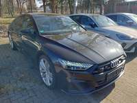 Pogled desno spredaj