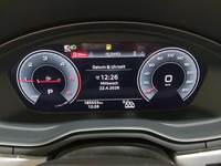 Pohled na přístrojovou desku